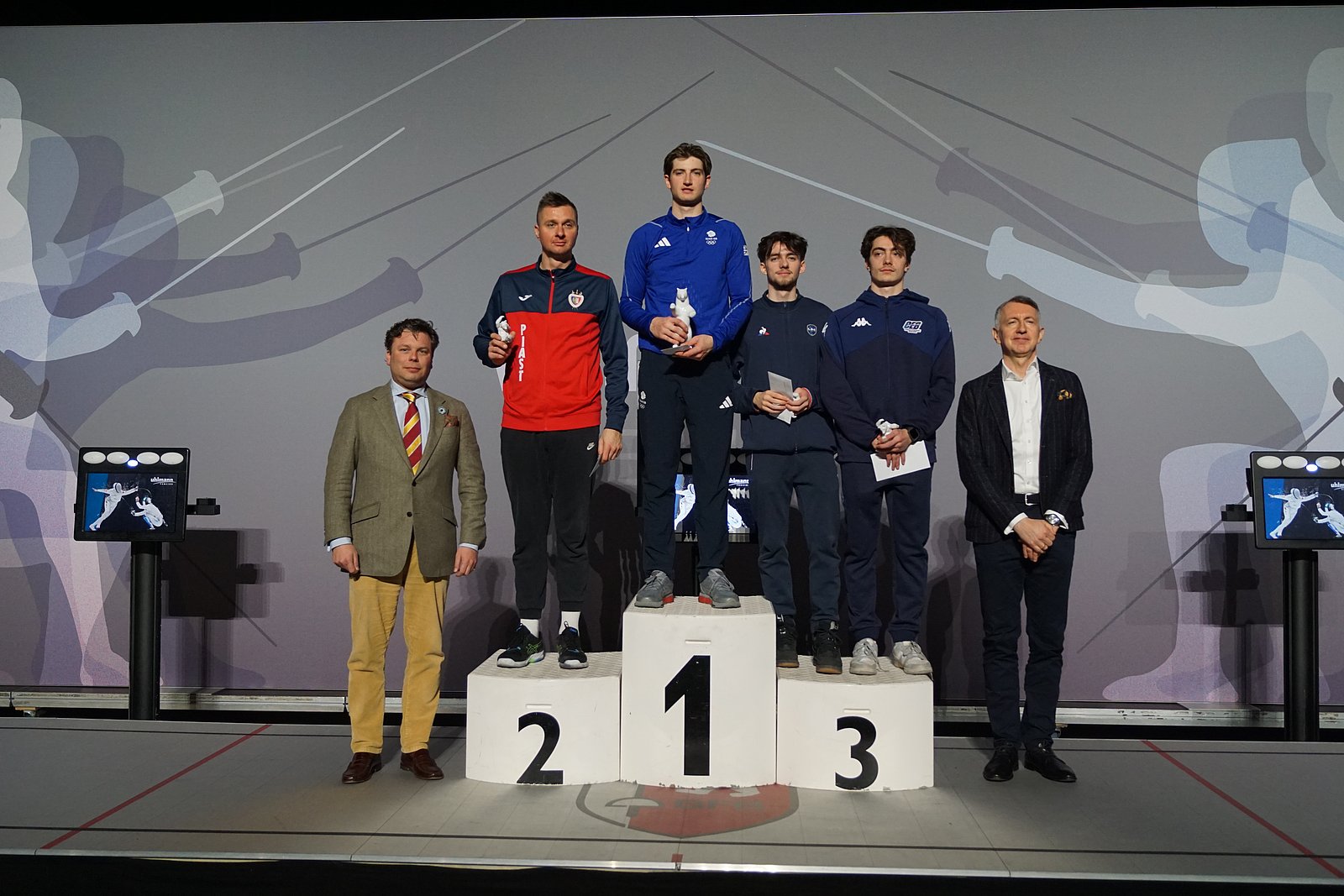 {m.alternative -> f:or(alternative: capTitle -> f:or(alternative: newsItem.title))}