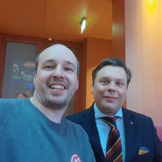 {m.alternative -> f:or(alternative: capTitle -> f:or(alternative: newsItem.title))}