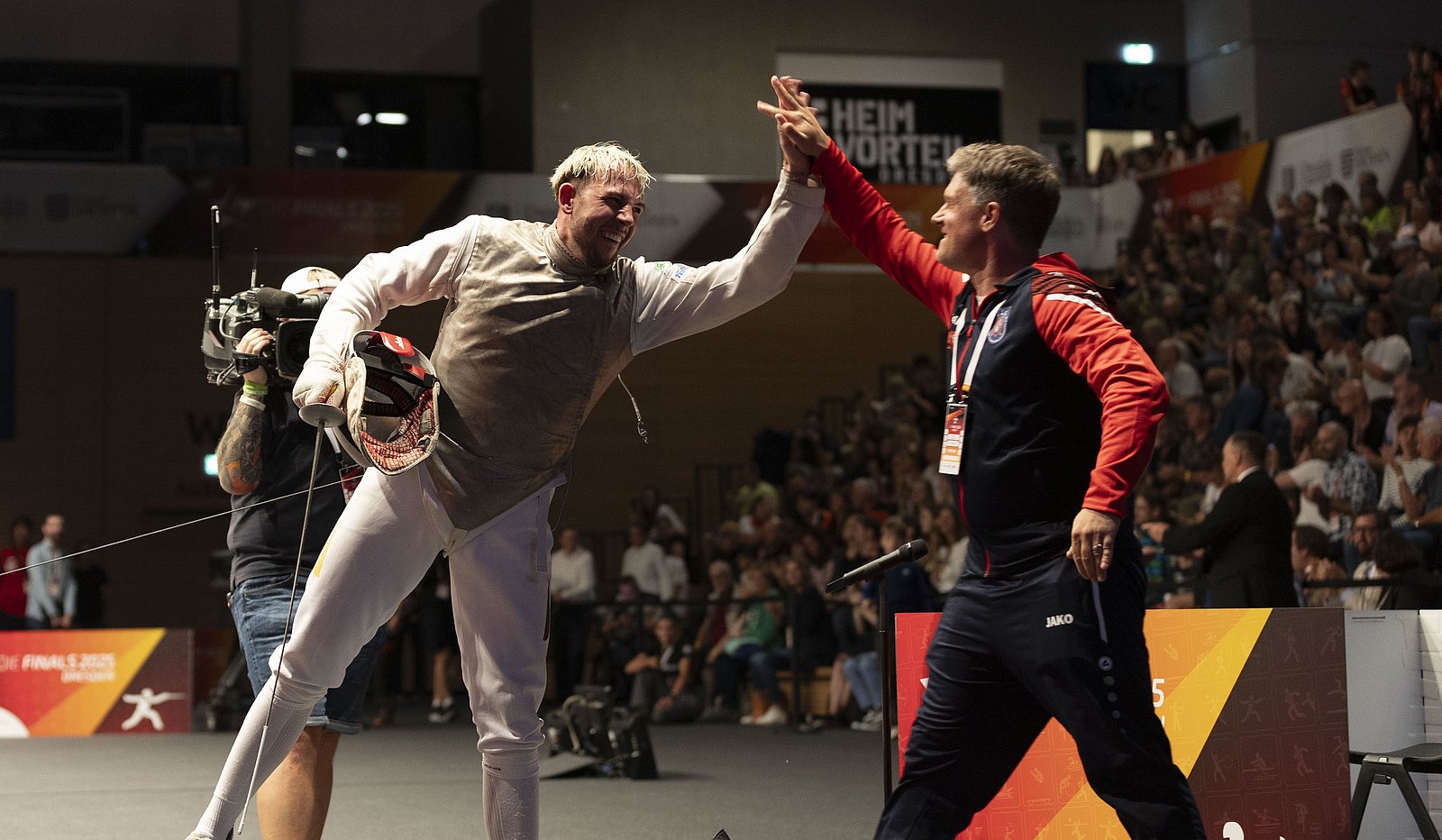 {m.alternative -> f:or(alternative: capTitle -> f:or(alternative: newsItem.title))}