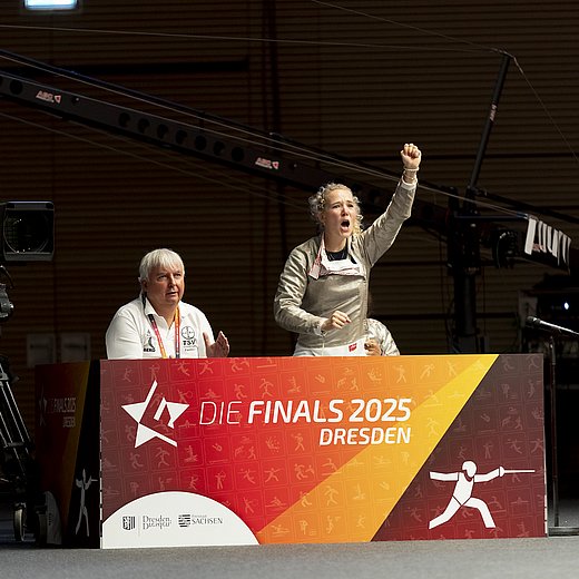 {m.alternative -> f:or(alternative: capTitle -> f:or(alternative: newsItem.title))}